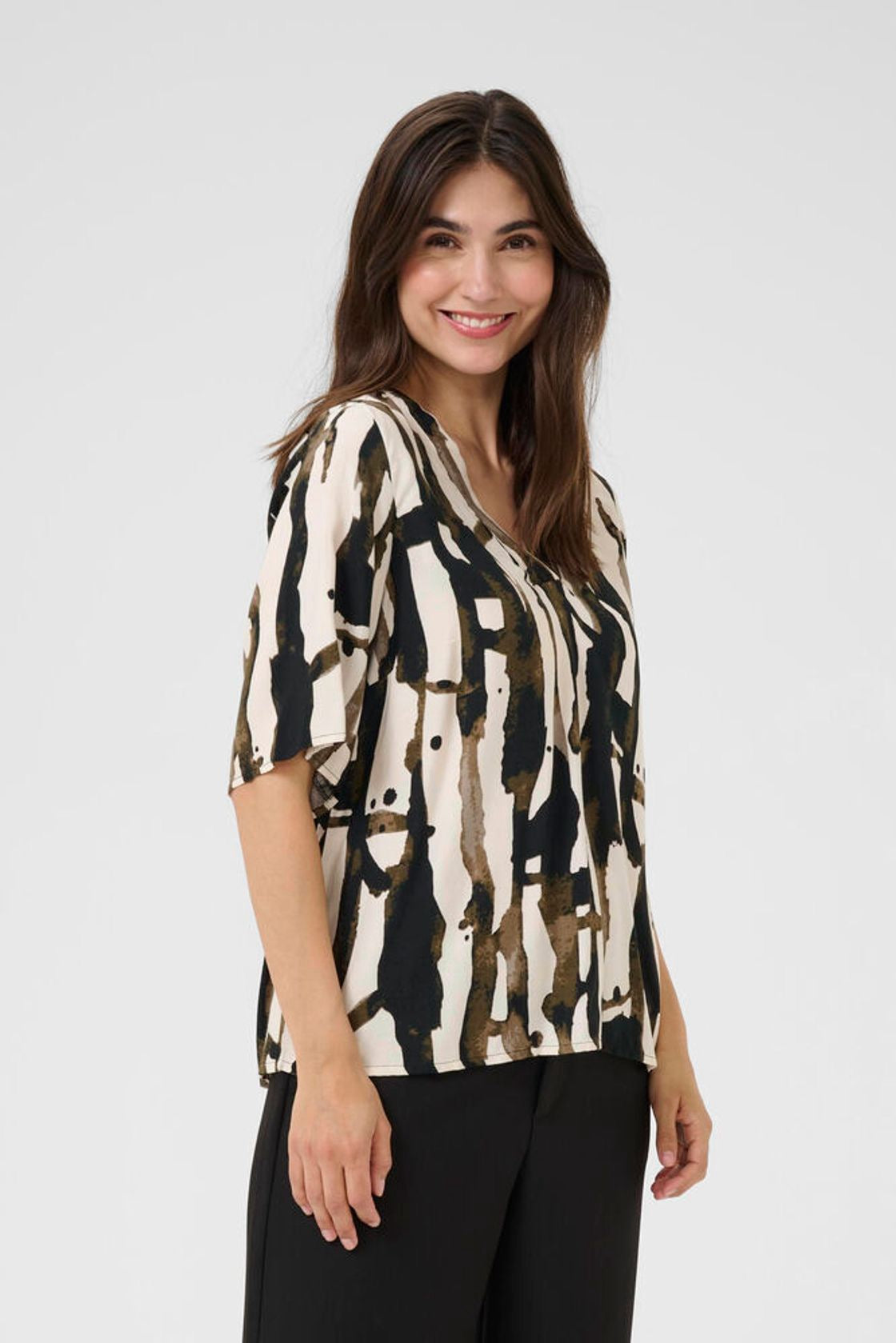 Culture CUashley Chain Short Sleeve Blouse
